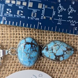 Turquoise Pendant NWOT #366
